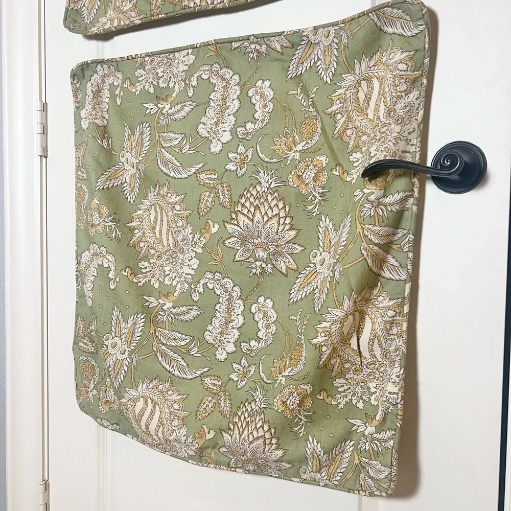 Pottery Barn Margaret Green Cream Floral Euro Shams Set 2 Vintage 2007 26x26
